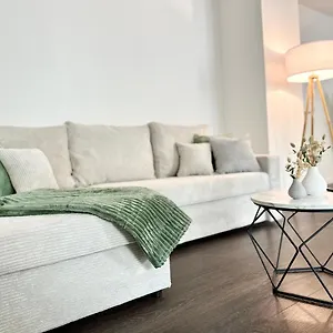 Mystay - Zentral - Design - Prime - Kueche Apartment Heidelberg