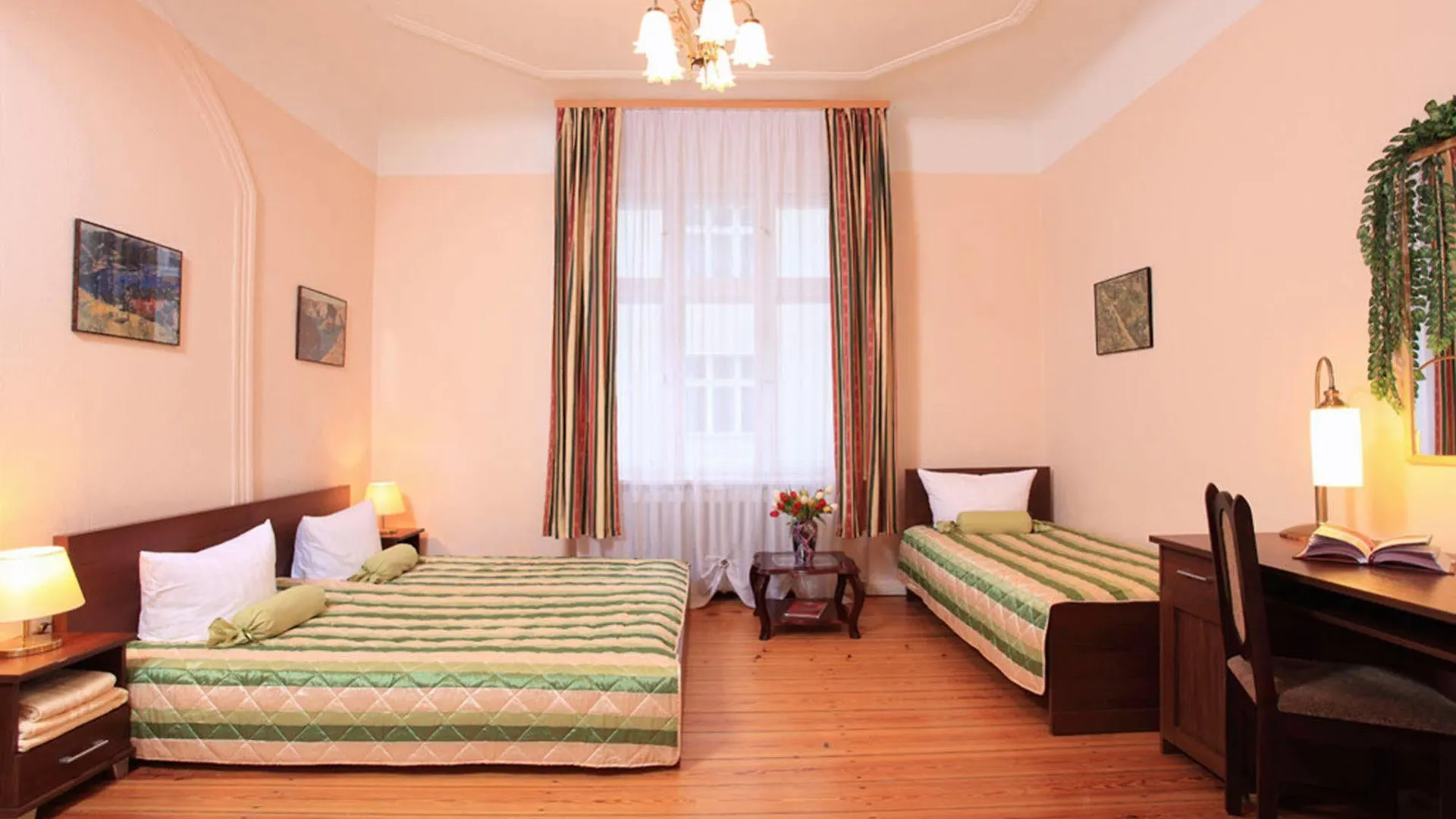 Hotel Central Inn Am Hauptbahnhof Pension Berlin